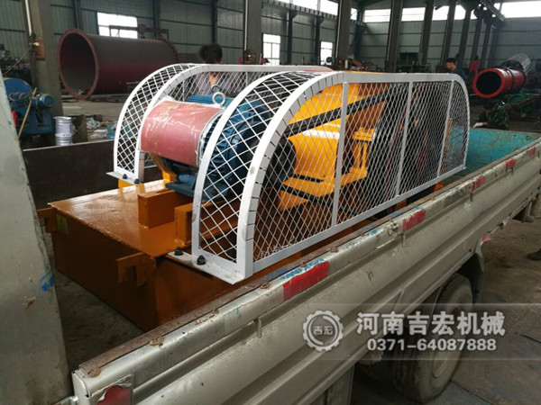 雙齒輥破碎機(jī)發(fā)貨現(xiàn)場圖片